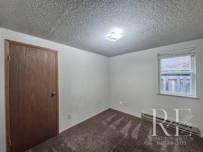 Building Photo - Charming 3-Bed Tacoma Home with Skylights & Unique Touches