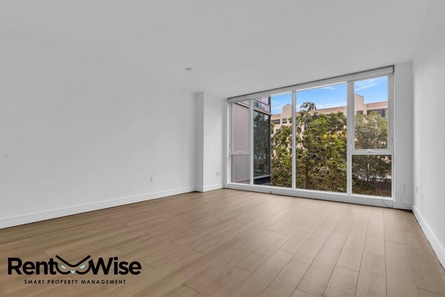 Building Photo - 631 Folsom St