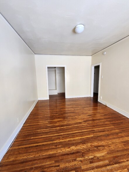 Primary Photo - 1825 Ivar Ave