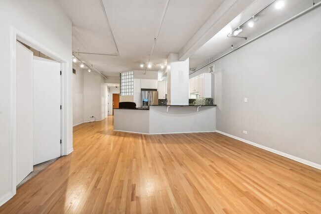 Building Photo - 161 W Harrison St