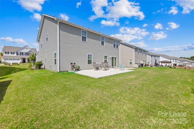 Building Photo - 7106 Waterwheel St SW