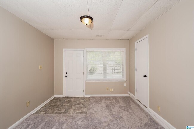 Building Photo - 753 Vaughn Cir