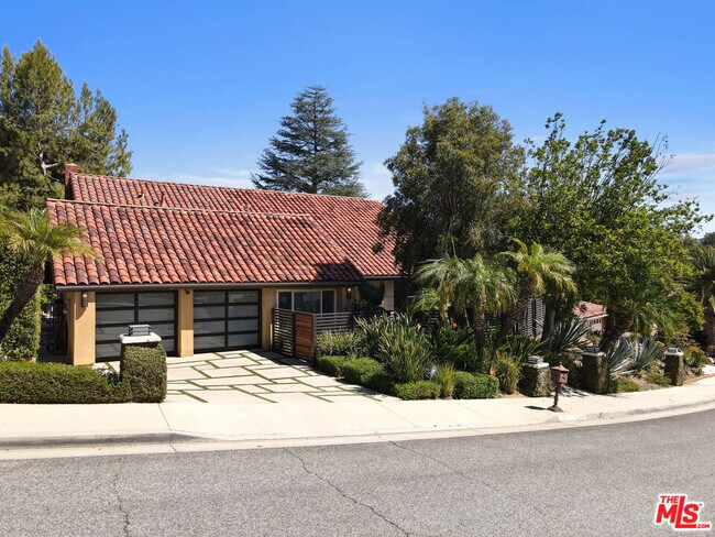 Building Photo - 4230 Park Alisal