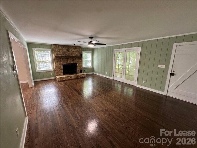 Building Photo - 219 Larkfield Rd