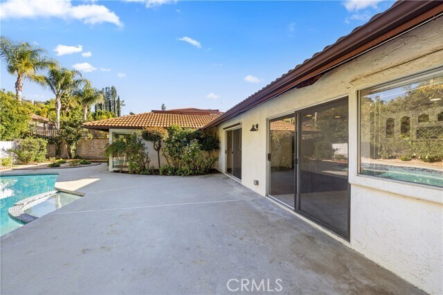 Building Photo - 3950 Daguerre Ave