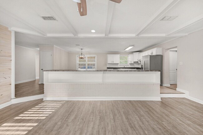 Building Photo - 4490 FL-87