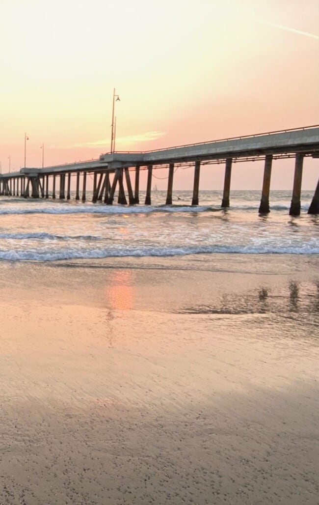 1 Block to Venice Pier and Washington restaurants - 2707 Strongs Dr