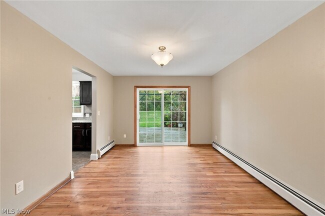 Building Photo - 3527 E Smith Rd