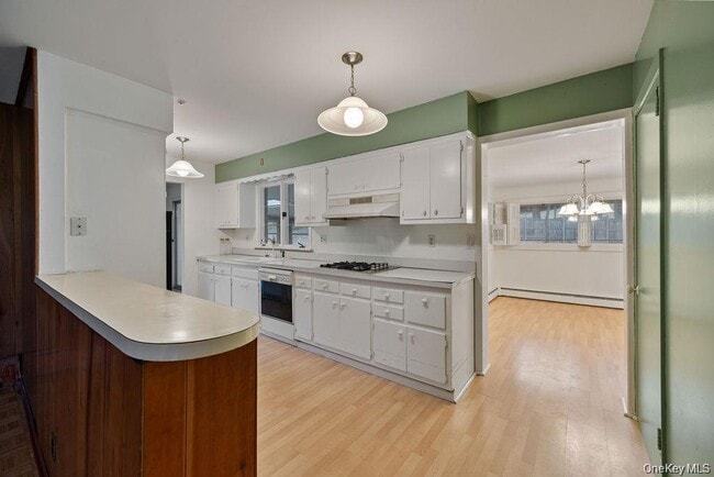 Building Photo - 5 Steinway Ct