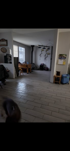 Building Photo - 757 Main Ave