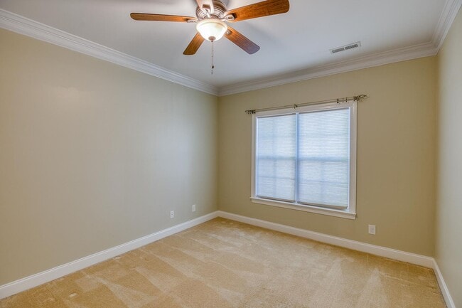 Building Photo - 3 Bedroom, 3 Bathroom Winston Salem Townhome