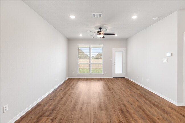 Building Photo - 15195 Still Water Mdw Lp