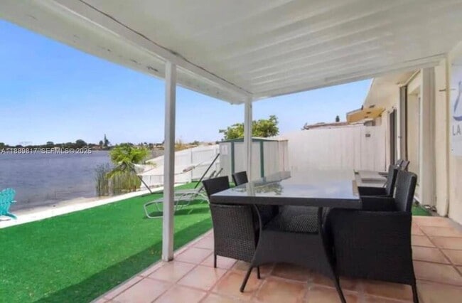 Building Photo - 2543 SW 58th Manor