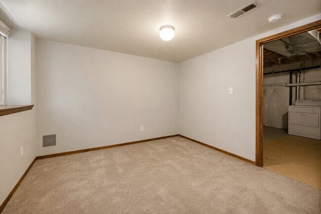 Building Photo - $2,995.95 | 4 Bed, 2 Bath Single Family Westminster Home – Central A/C and heating, In Unit Washe...