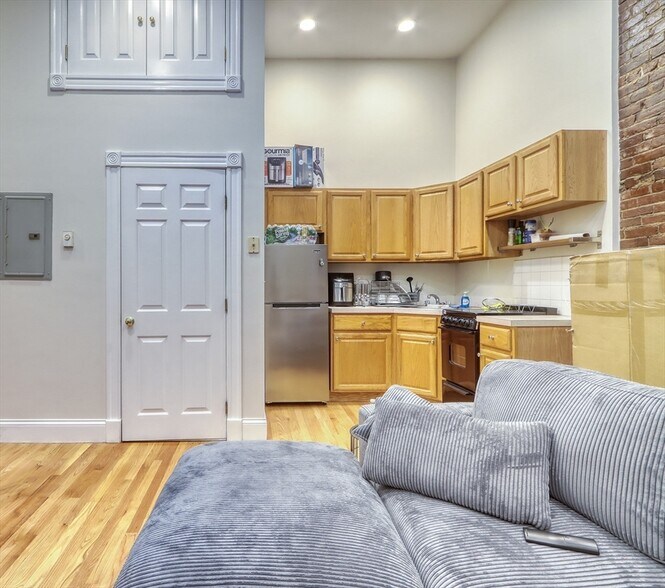 Building Photo - 670 Tremont St