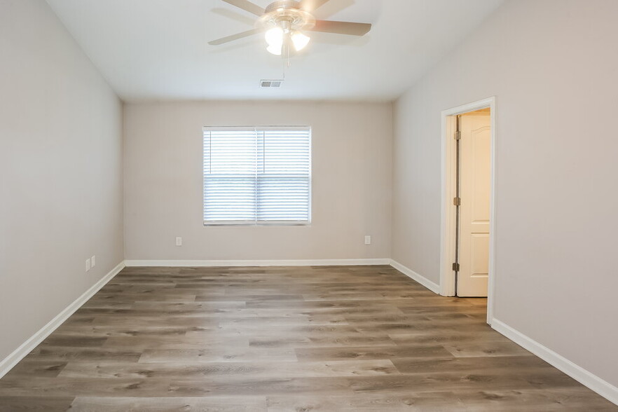 Building Photo - 8503 Paw Valley Ln