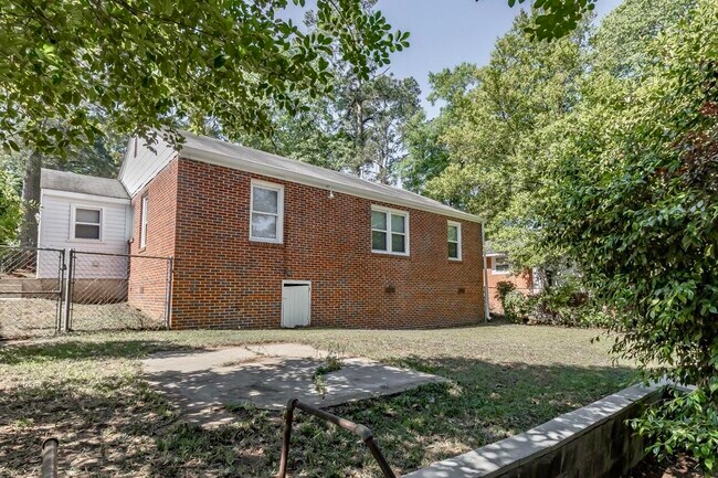 Building Photo - 2709 Hazel St