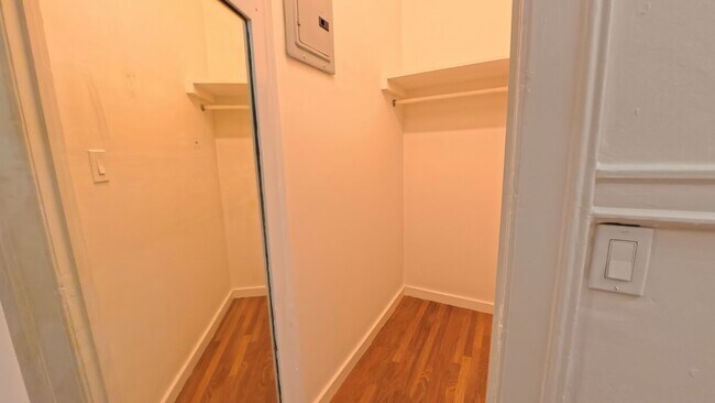 Building Photo - 205A Steiner Street-