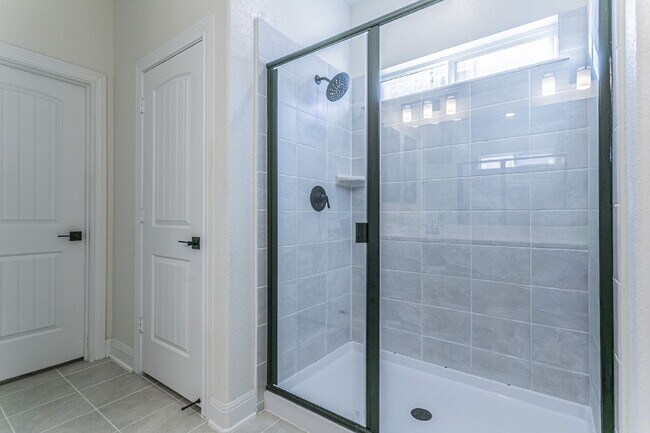 Building Photo - Bright & Beautiful 4 Bedroom two story home!