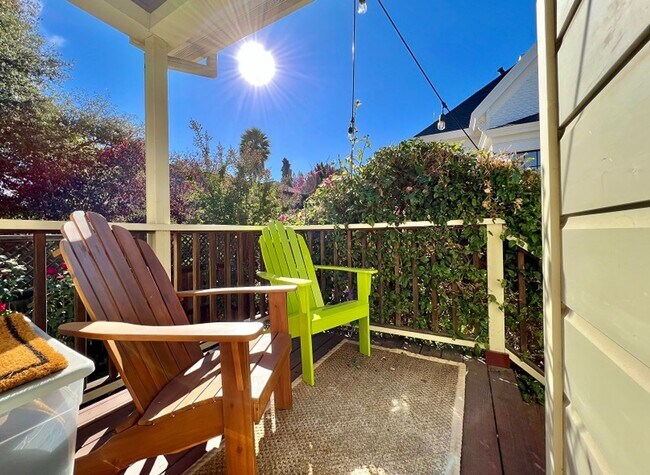 Building Photo - Two Bedroom Downtown Napa Gem
