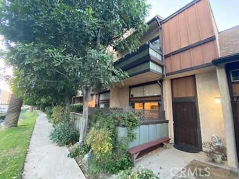 Building Photo - 13601 Valerio St