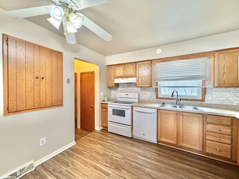 Building Photo - 3324 Ruger Ave