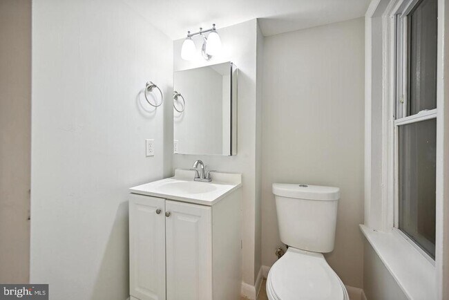 Building Photo - 3016 13th St NW