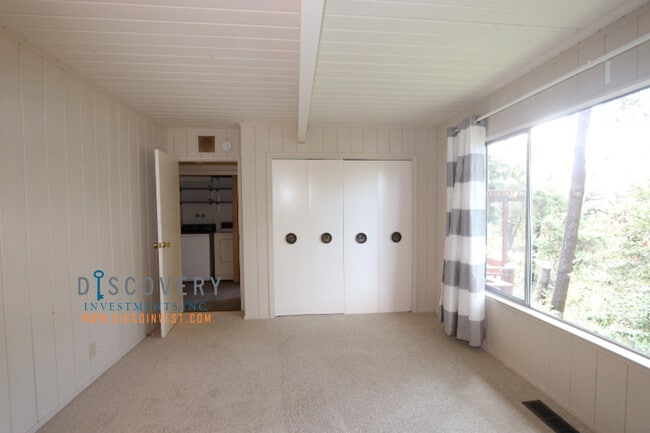 Building Photo - Contemporary Montclair 3+ Bedroom Canyon H...
