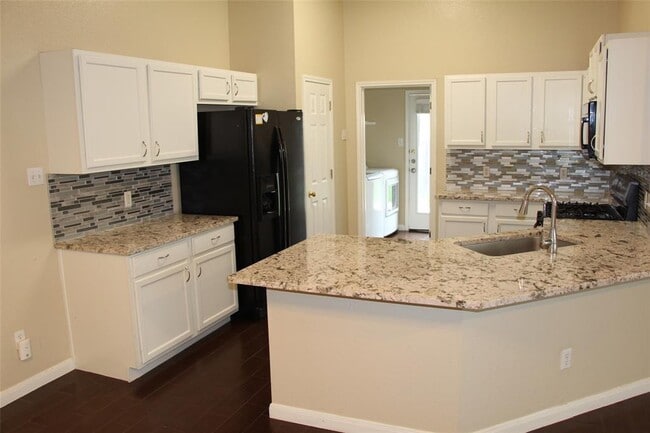 Building Photo - 2838 Southampton Way