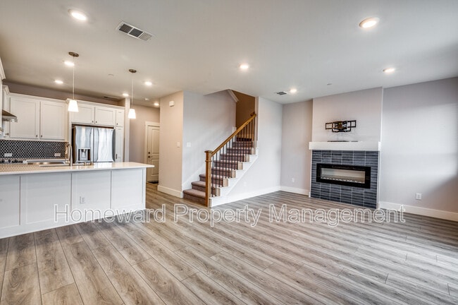 Building Photo - 2624 La Cumbre Wy