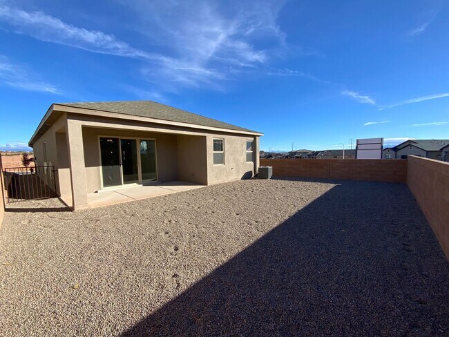 Building Photo - 3 Bedroom Single Story New Build in Lomas Encantadas in Rio Rancho!