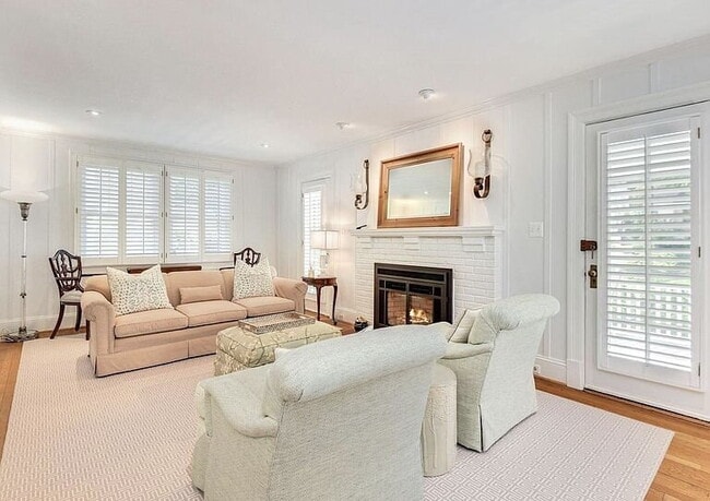 Building Photo - 3-Bed, 4-Bath Retreat in Chevy Chase!"