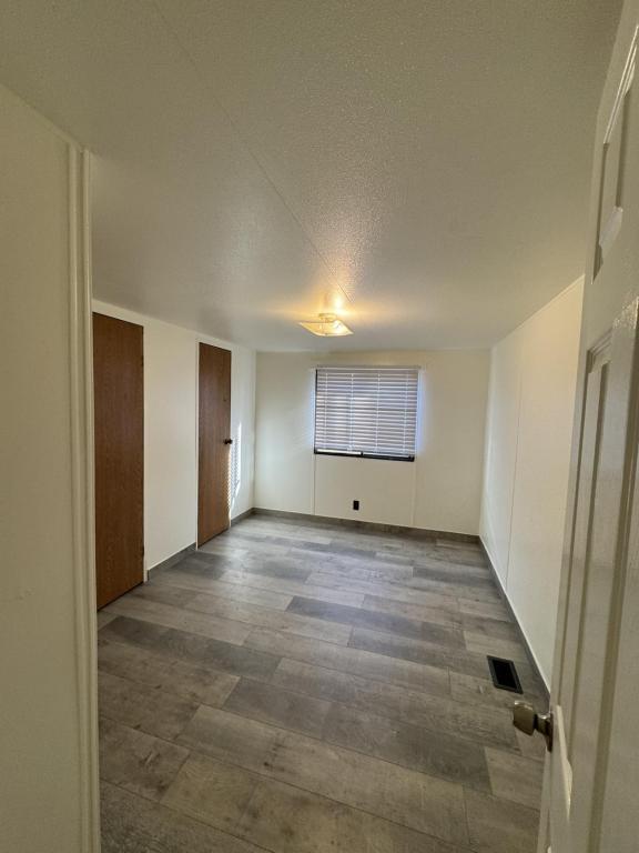 Building Photo - 1660-1H-5 5th St