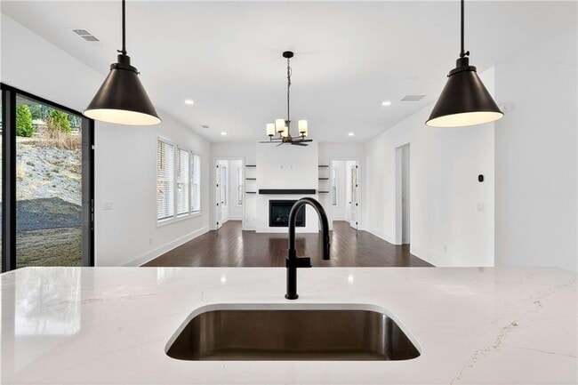 Building Photo - 395 Tillman Pass