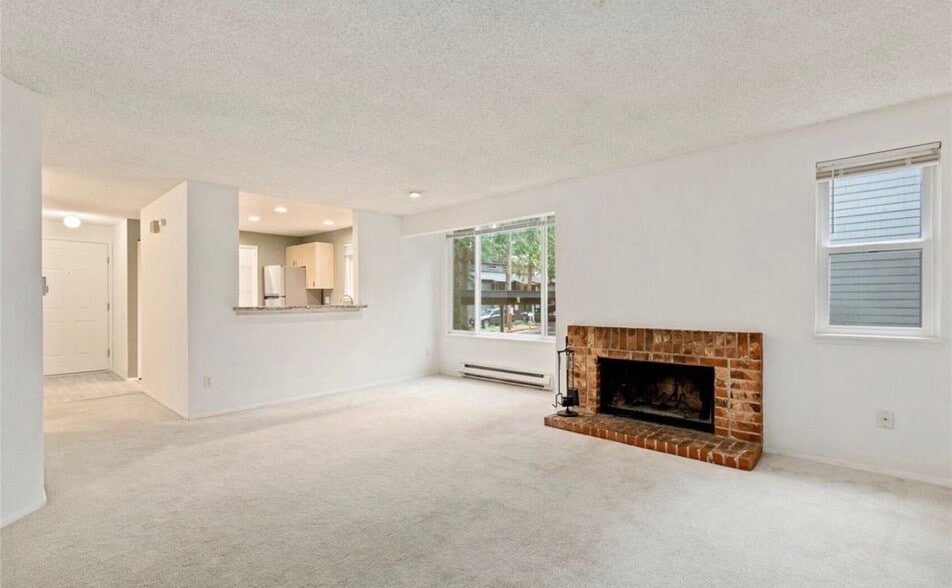 Building Photo - 151 Cardinal Ln