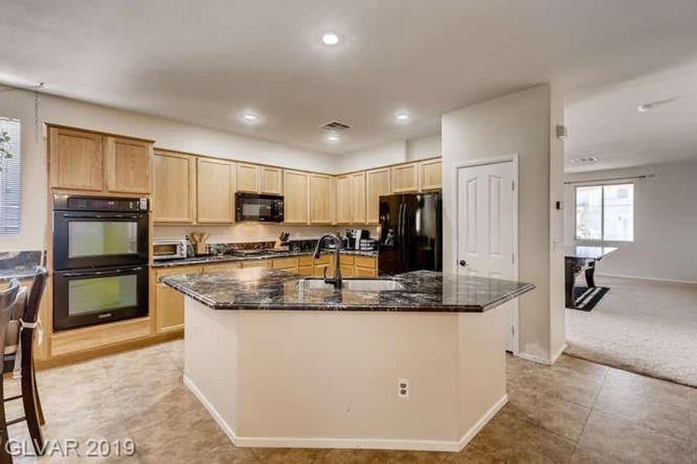 Building Photo - 27 Desert Gallery St