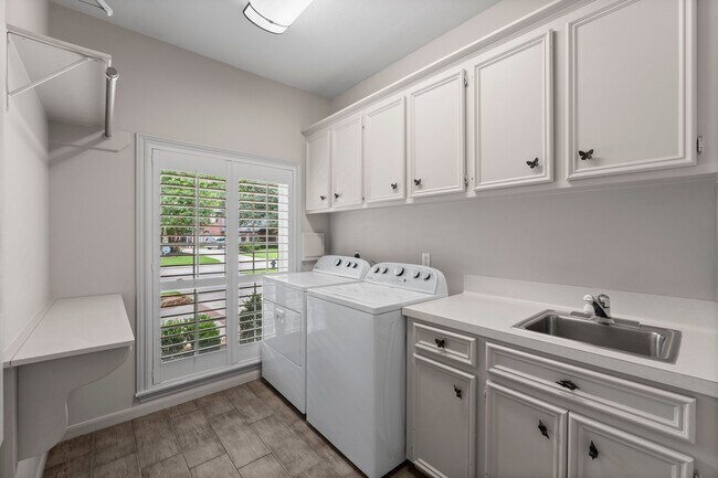 Building Photo - 165 W Shadowpoint Cir