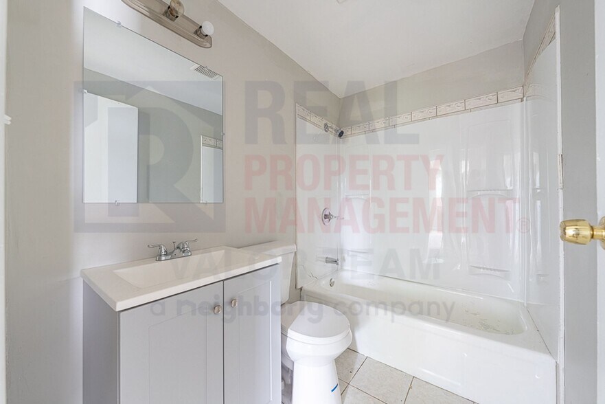 Building Photo - 5 bd, 2 ba, 1,548 Sq. Ft.