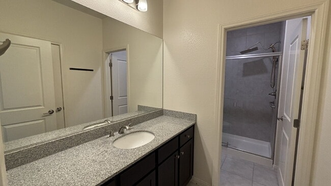 Building Photo - One Story 6-bedroom Home with Attached Casita