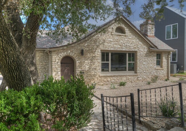 Building Photo - 3109 Walling Dr