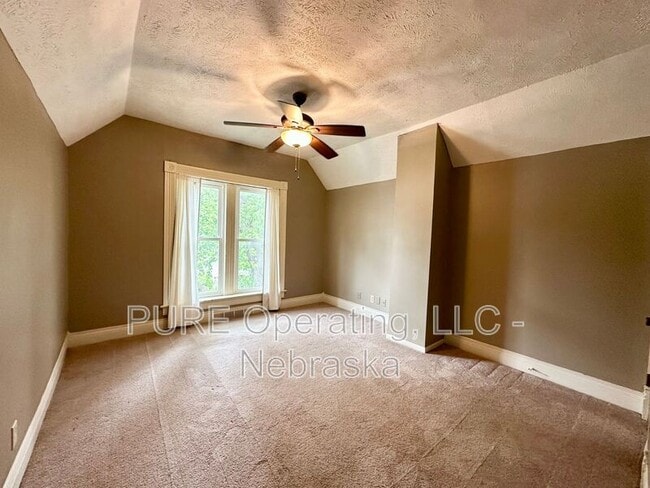 Building Photo - 1009 N 49th Ave