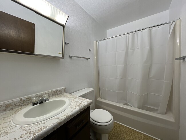 Building Photo - 3690 Keystone Dr