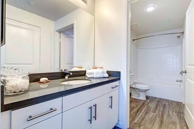 Building Photo - The Landings