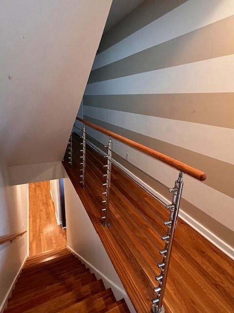 Building Photo - 472 Martin St SE