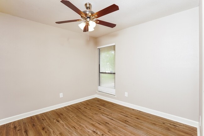 Building Photo - 17611 Ranch Country Rd