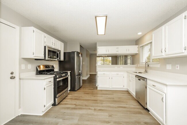 Building Photo - 1224 Jacksons View Rd