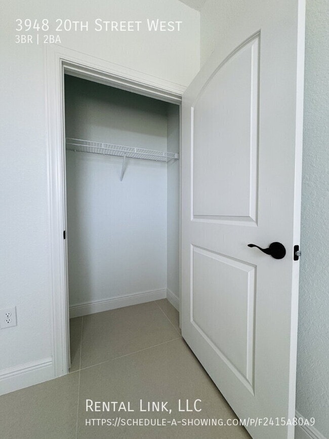 Building Photo - 3948 20th St W