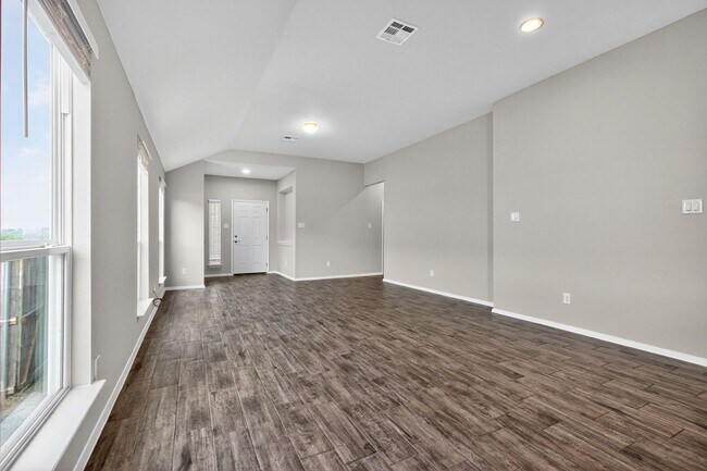Building Photo - Look & Lease Special - $500 Off First Month - Deposit Free Option - Move in by February 14th  wit...