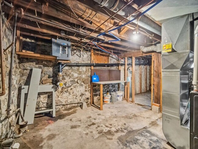 Building Photo - Stunning Updated Home in North Spokane | Bright Interiors, Modern Kitchen & Private Patio