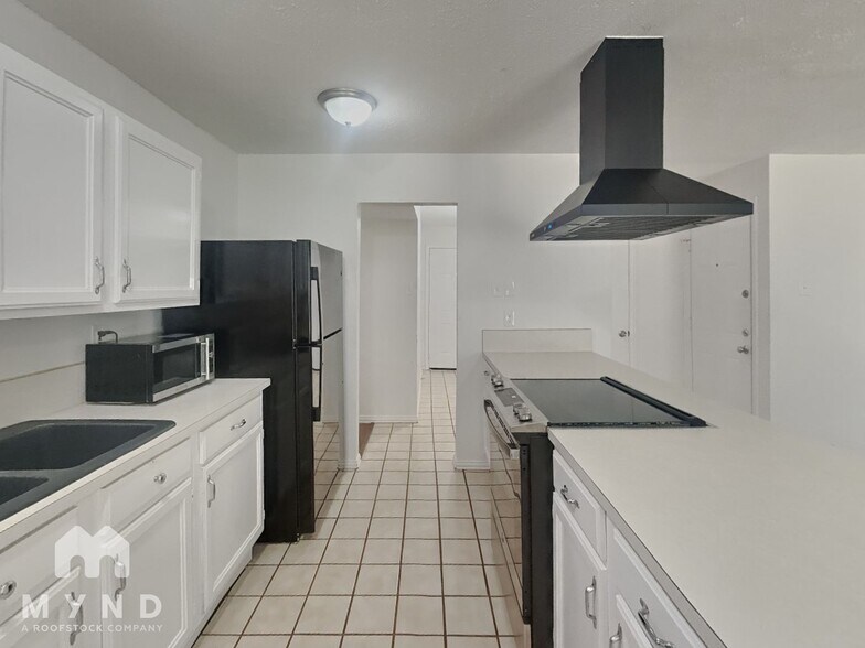 Building Photo - 551 Oldbridge Dr